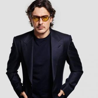 Stuart WeitzmanʦΪ ְһ