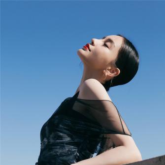 Angelababyͷ 绻װ¶촽